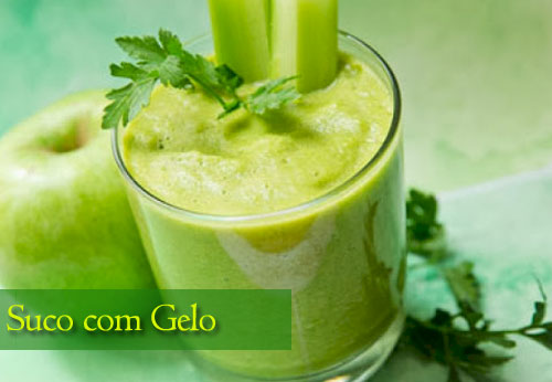Suco com gelo